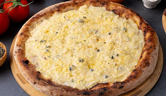 Пица с 4 сирена и сметана 