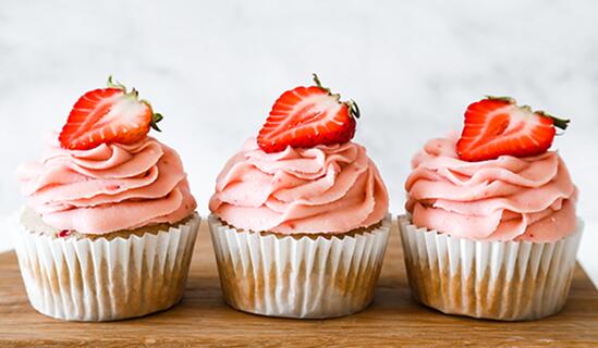 Мъфини с ягоди и шоколад