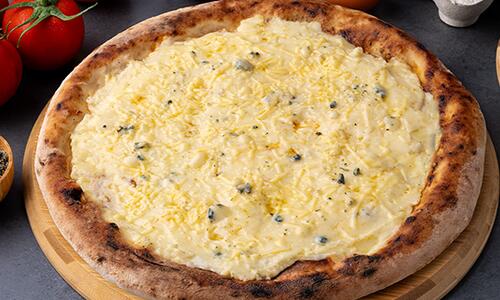 Пица с 4 сирена и сметана 