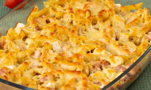 Солени макарони на фурна с готварска сметана