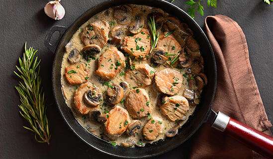 Свинско с гъби и цитрусов сос