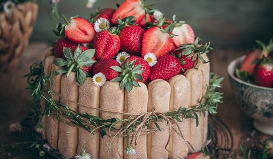 Шарлота с ягоди