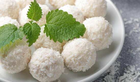 Кокосови бонбони с грис