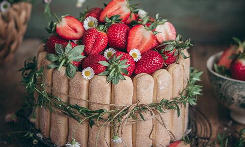 Шарлота с ягоди